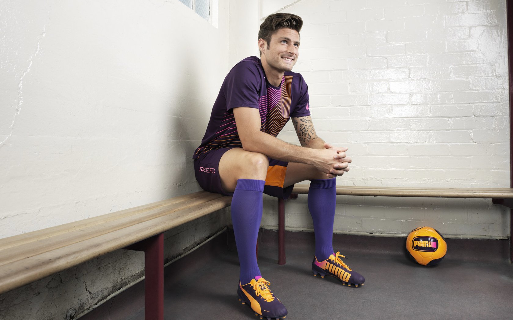 _极地冰湖滑冰赛：寒冬中的速度较量_，极地冰谷