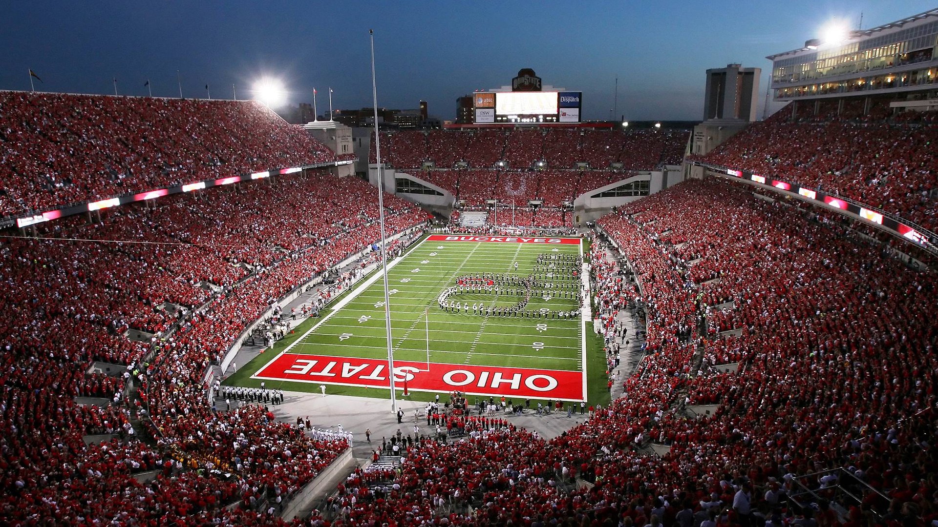 “德甲战火不断,冠军之争日益激烈”,德甲冠军是谁